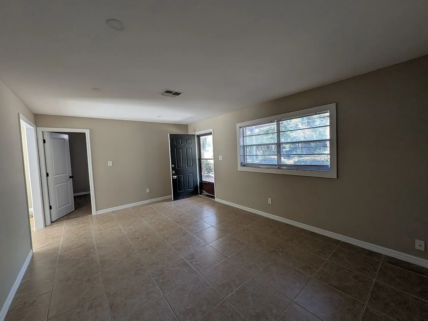 Crystal River 3/2/1 located near US 19 and Downtown Crystal River — Photo 2