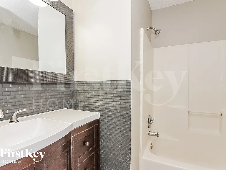 2606 Loring Rd NW — Photo 17