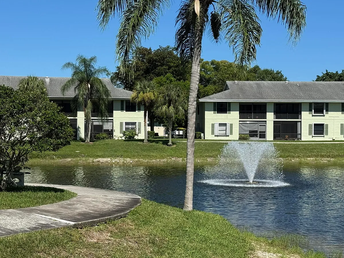 Building Photo - 801 Sabal Ridge Cir #H
