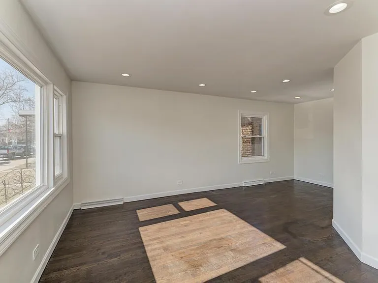 6218 W Foster Ave — Photo 7