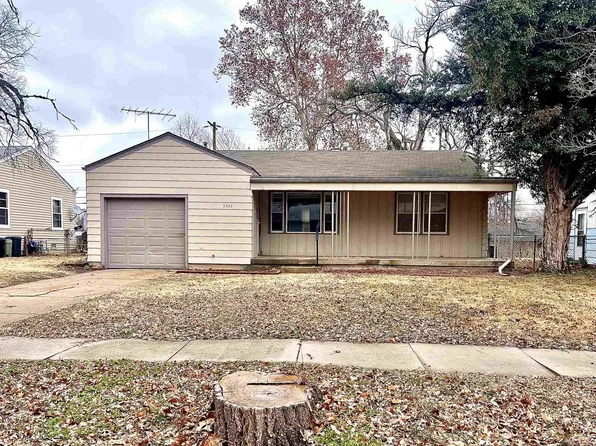 2226 S Pinecrest St, Wichita, KS 67218