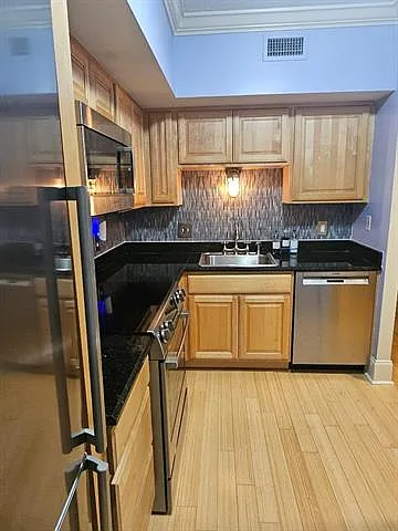 1 bed, 1.0 bath, 1003 sqft, $2,250 — Photo 4