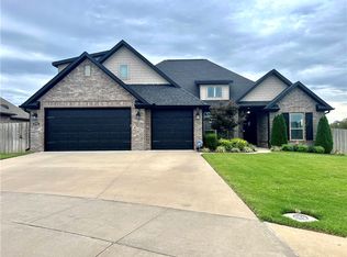 5706 W Lakewood Dr, Rogers, AR 72758