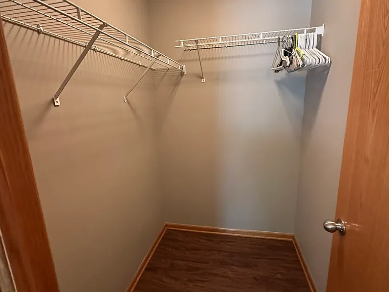 585 SE Crabapple Dr — Photo 11