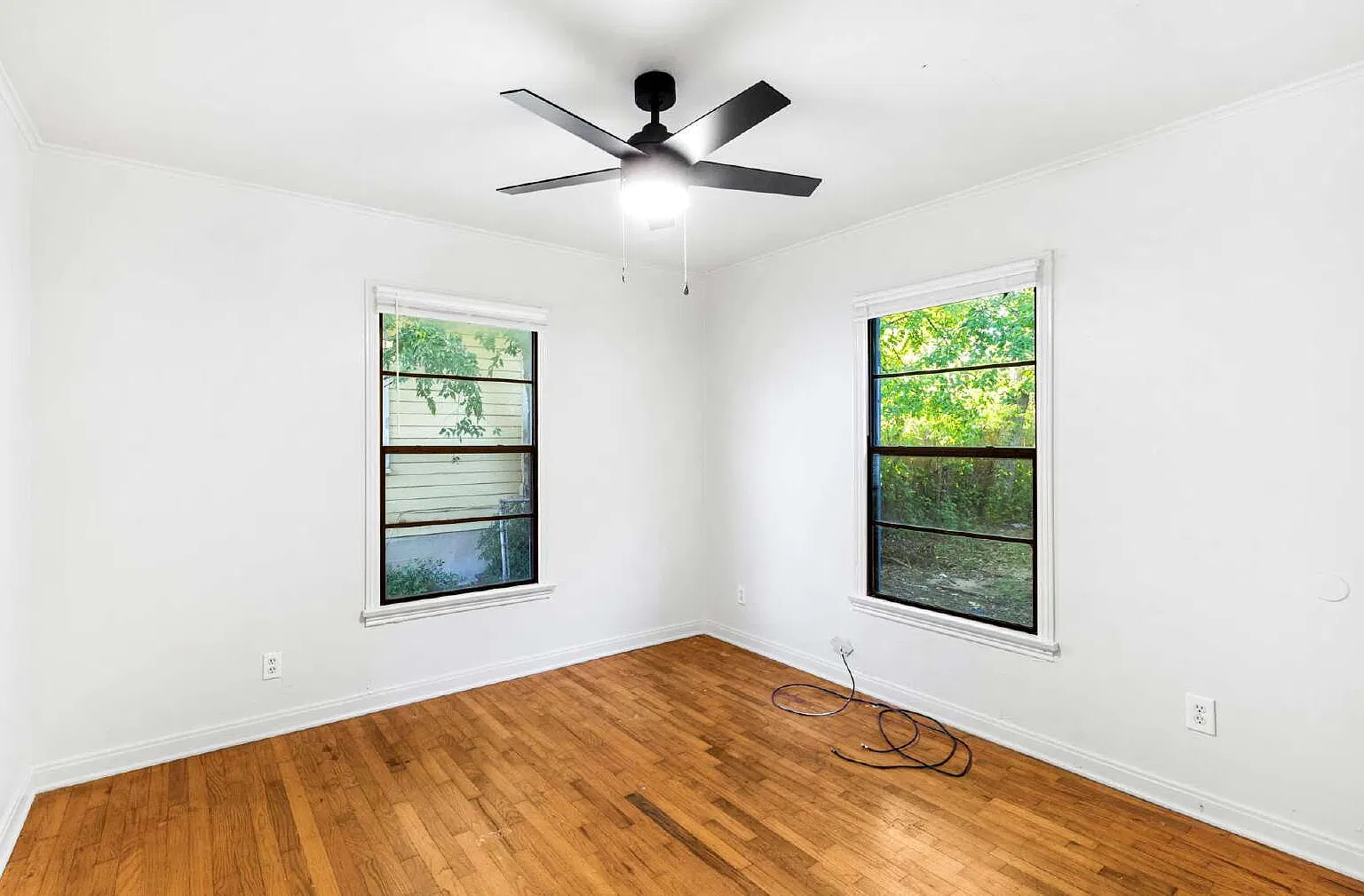3 bed, 1.0 bath, 981 sqft, $1,450 — Photo 4
