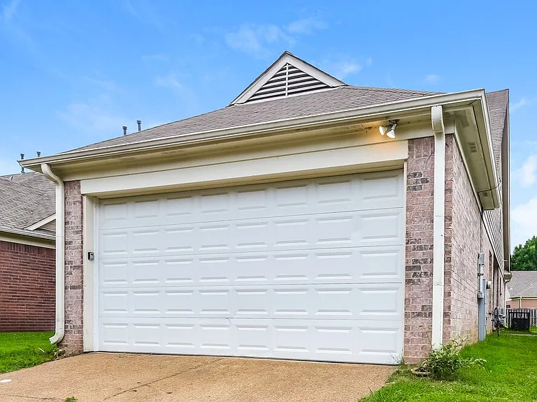 10093 Woodland Hills Dr — Photo 17
