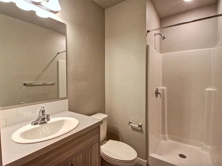 2nd Bath ground floor