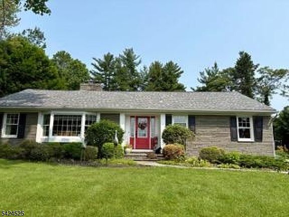 3rd image of 225 Pleasant Hill Rd