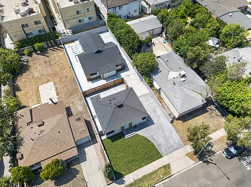 2325 N Naomi St Photo 1