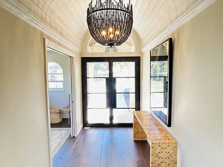 321 Village View Dr — Photo 3