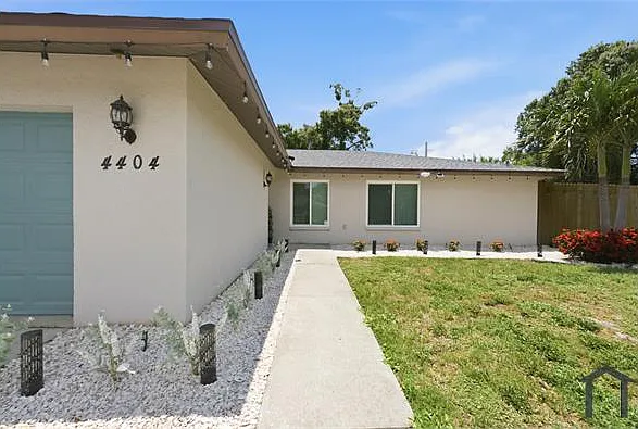 4404 Meadow Creek Cir — Photo 20