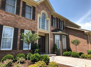 405 Cherry Creek Ln, Prospect Heights, IL 60070