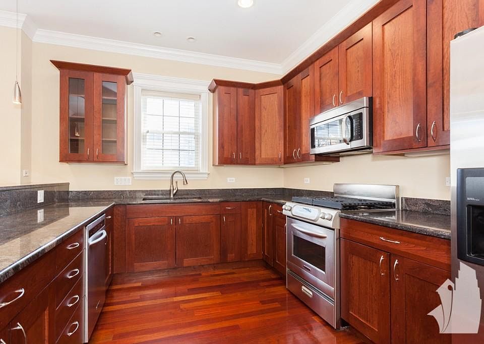 1st image of 3156 N Paulina St #2