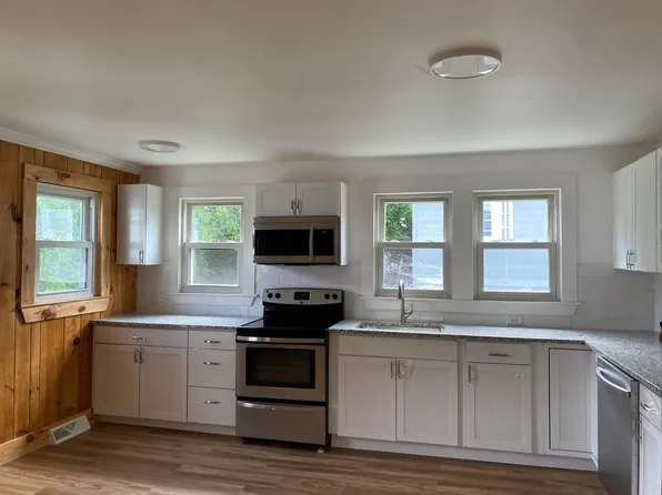 318 E Independence Blvd #2, Mount Airy, NC 27030