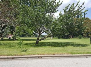 446 Countryside Dr, West Columbia, TX 77486