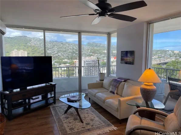 2825 S King St APT 1203, Honolulu, HI 96826