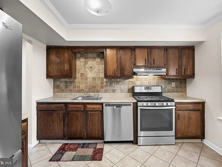 13 Hopewell Ln — Photo 8