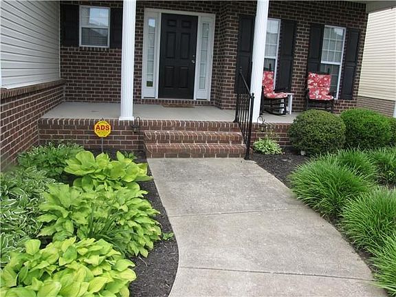 2nd image of 2487 Oak Hill Dr
