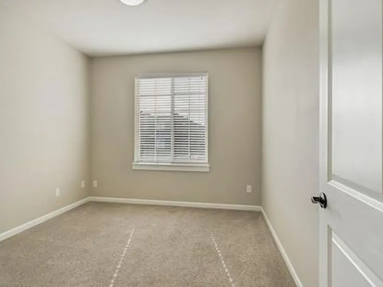20774 NE Sierra Dr — Photo 13
