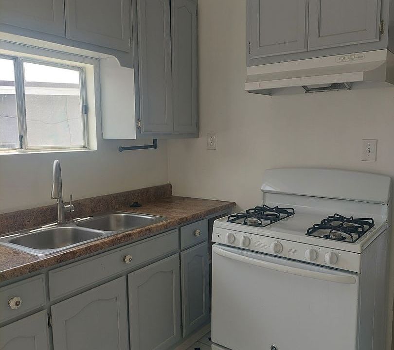 1st image of 860 El Paso Dr