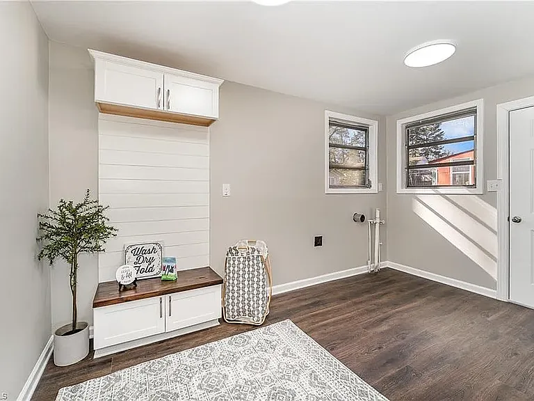 1304 Echo St — Photo 4