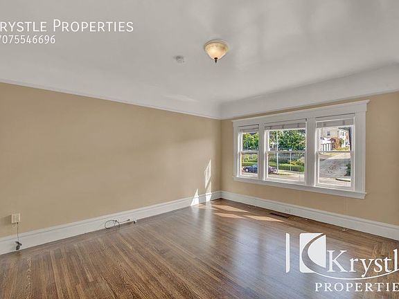 5th image of 1011 Marin St