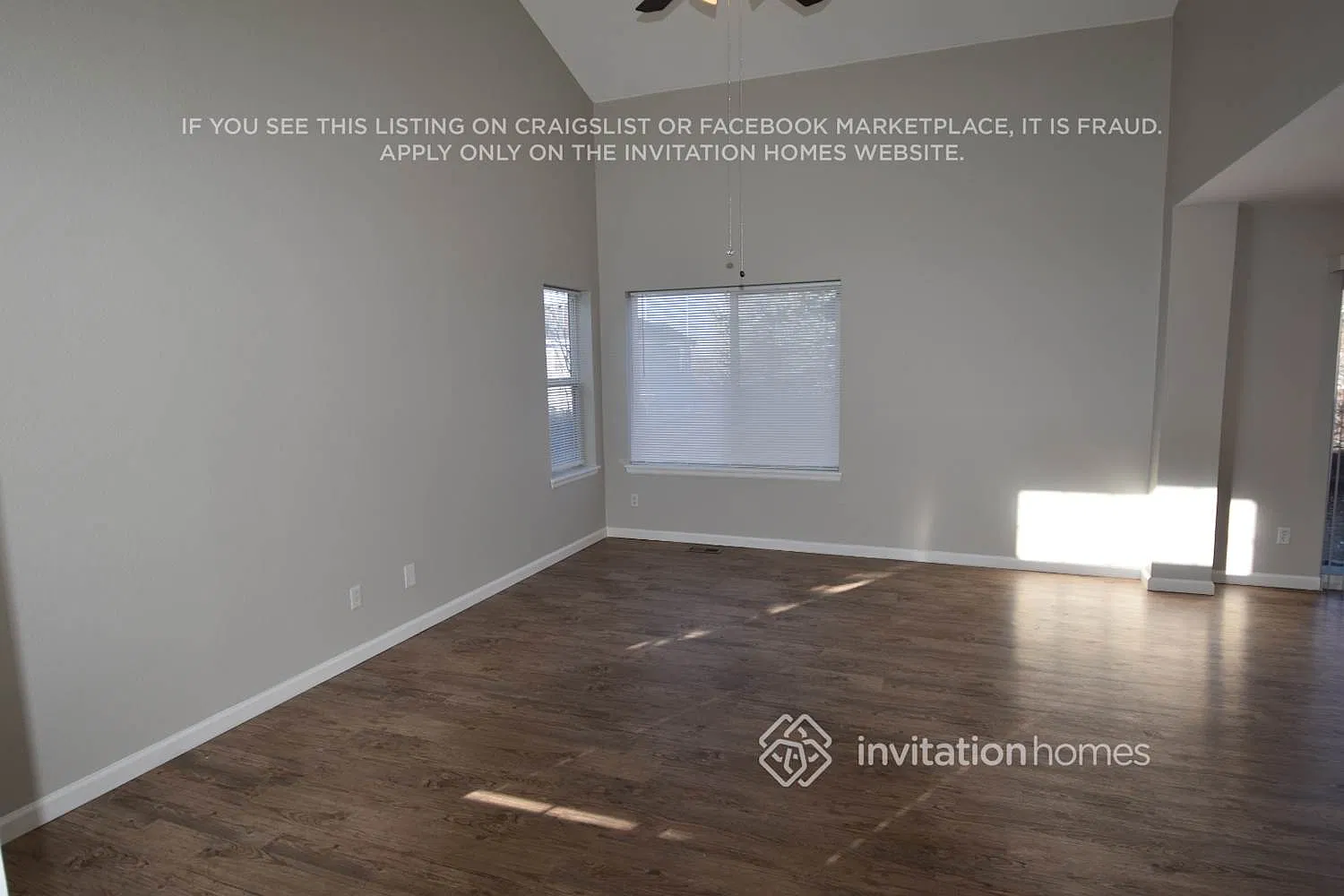3875 S Quemoy Ct Aurora, CO 80018 — Photo 4