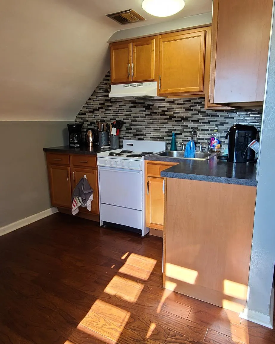2 bed, 976 sqft, $1,275 — Photo 2