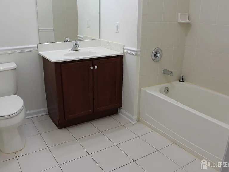 611 Doral Ct — Photo 6