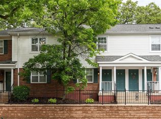 9181 N Swan Cir, Saint Louis, MO 63144