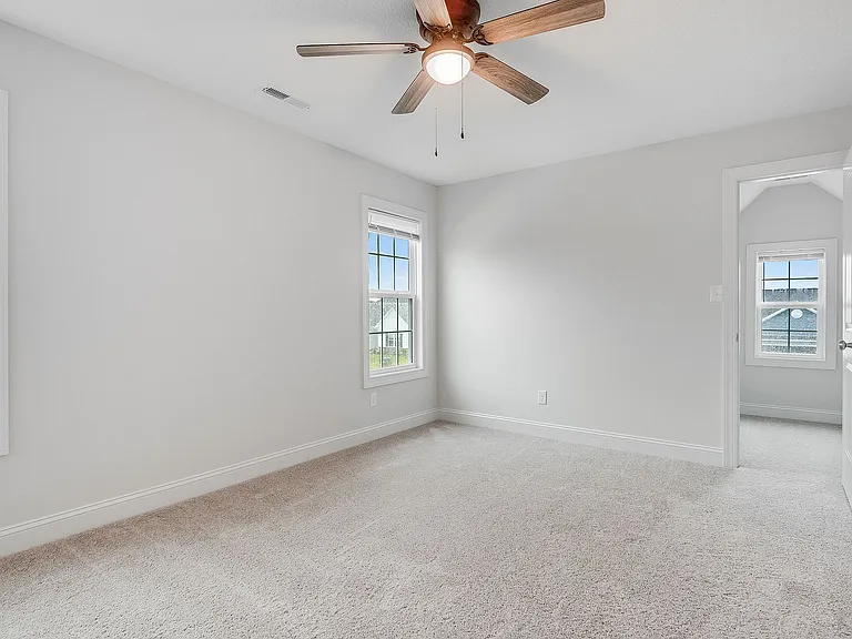917 Uplands Ln — Photo 27