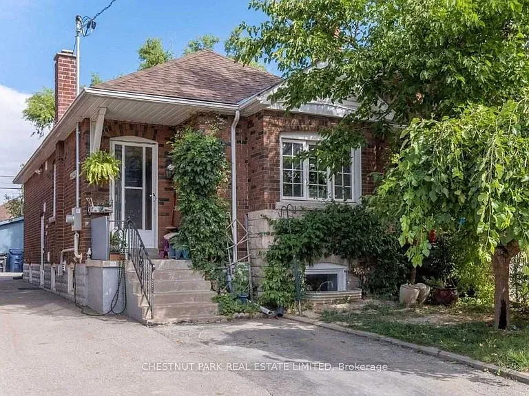 110 Livingstone Ave #LOWER — Photo 1