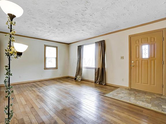 4th image of 1025 Fairbanks Ave