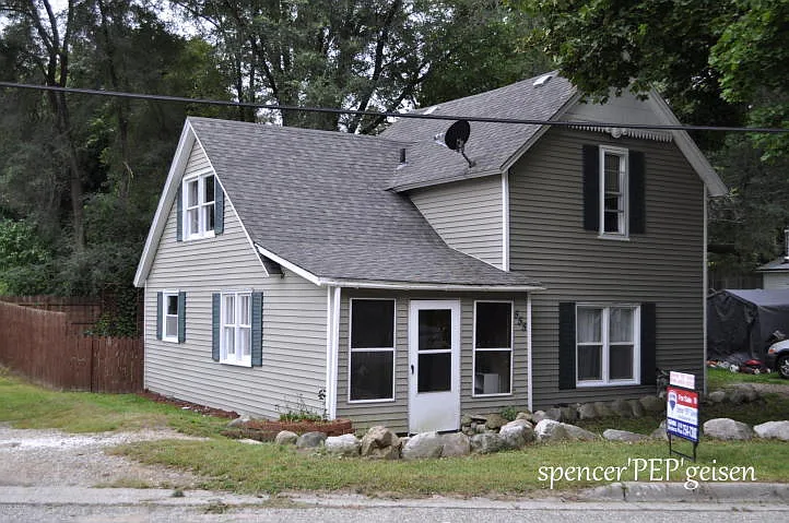 555 Ionia St photo 1