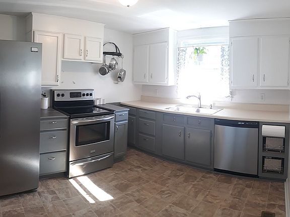 3rd image of 571 Croley Dr