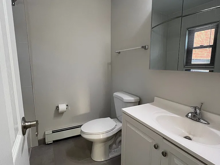 Highland Manor Apartments — Photo 8