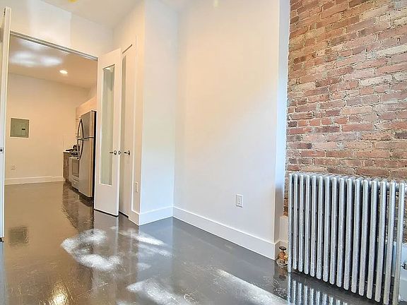 3rd image of 55 Brooklyn Ave APT 4