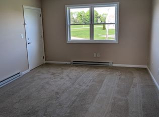 53 Perrault St, Portsmouth, RI 02871