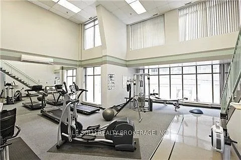 40 Scollard St #602 — Photo 9