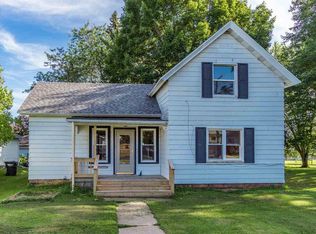 940 8th St, Reedsburg, WI 53959