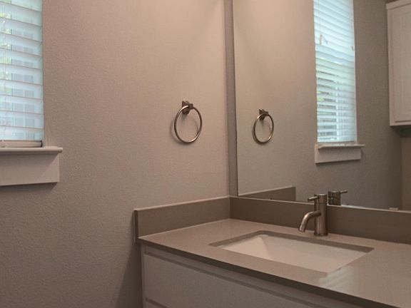 5th image of 1001 Valdez St #B