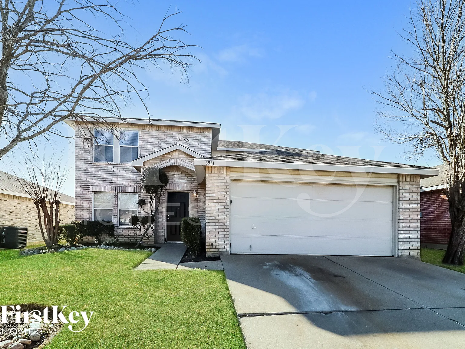 4 bed, 2.5 bath, 2640 sqft, $2,015 — Photo 1