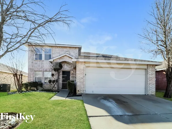 3913 Fox Run Dr, Fort Worth, TX 76123