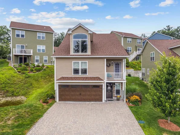 72 Tanager Circle, Pelham, NH 03076