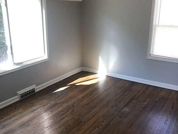 3rd image of 4067 Paxton Blvd