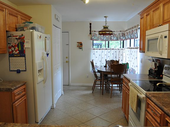4th image of 321 Kirkcaldy Dr