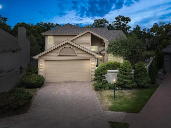809 Bittersweet Cove Dr, Mishawaka, IN 46544