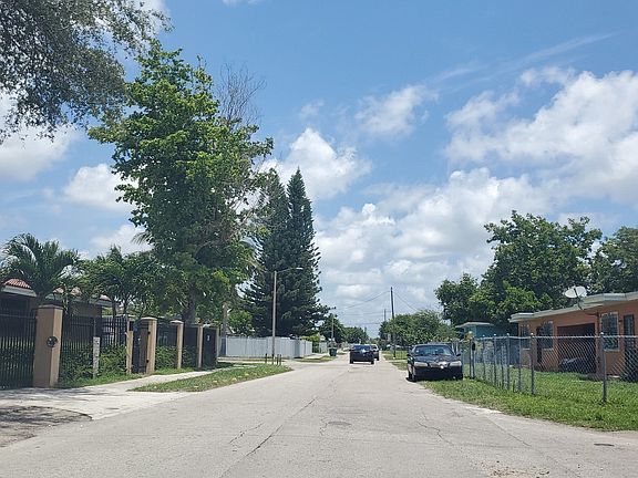 4th image of 10115 NW 10th Ave