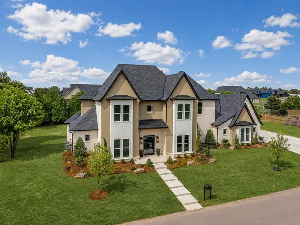 361 Old Creek Rd, Edmond, OK 73034