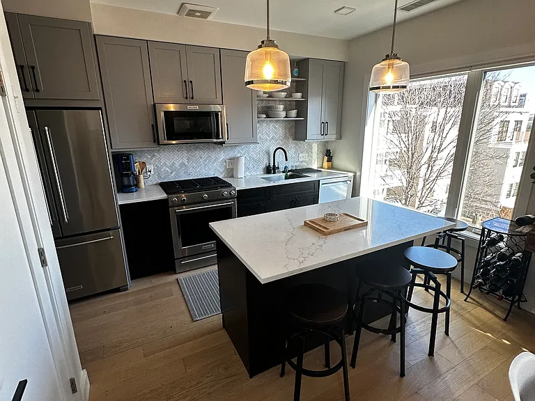 287 Maverick St #306 — Photo 8